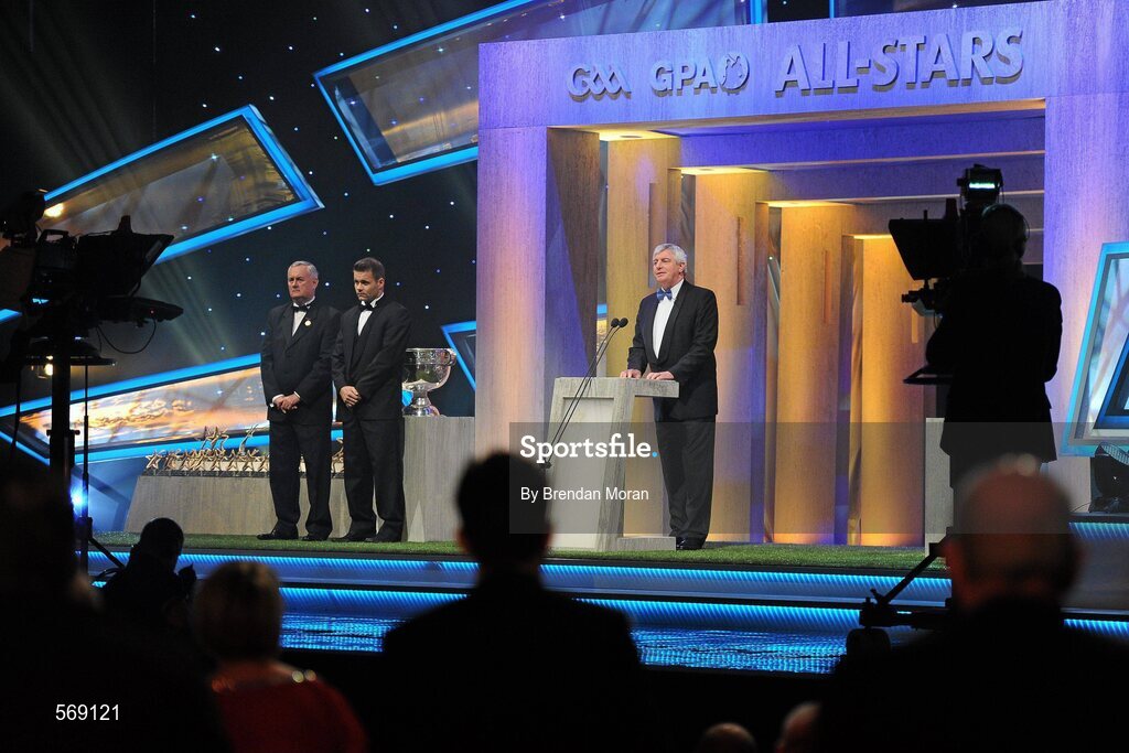 21 October 2011; MC Michael Lyster, in the company of Uachtarán CLG Criostóir Ó Cuana and Dessie Farrell, Chief Executive of the GPA, speaking at the GAA GPA All-Star Awards 2011 sponsored by Opel. National Convention Centre, Dublin. Picture credit: Brendan Moran / SPORTSFILE