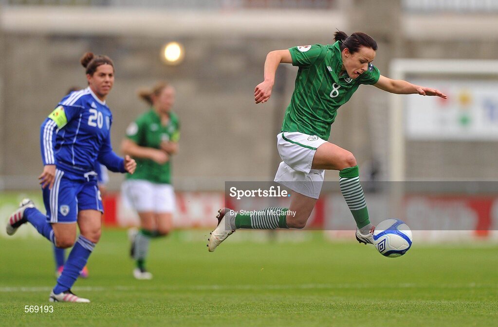 22 October 2011; Aine O'Gorman, Republic of Ireland, on the attack. UEFA Women's Euro 2013 Qualifier, Republic of Ireland v Israel, Tallaght Stadium, Tallaght, Dublin. Picture credit: Stephen McCarthy / SPORTSFILE