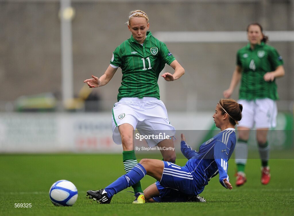 22 October 2011; Stephaine Roche, Republic of Ireland, in action against Moran Fridman, Israel. UEFA Women's Euro 2013 Qualifier, Republic of Ireland v Israel, Tallaght Stadium, Tallaght, Dublin. Picture credit: Stephen McCarthy / SPORTSFILE