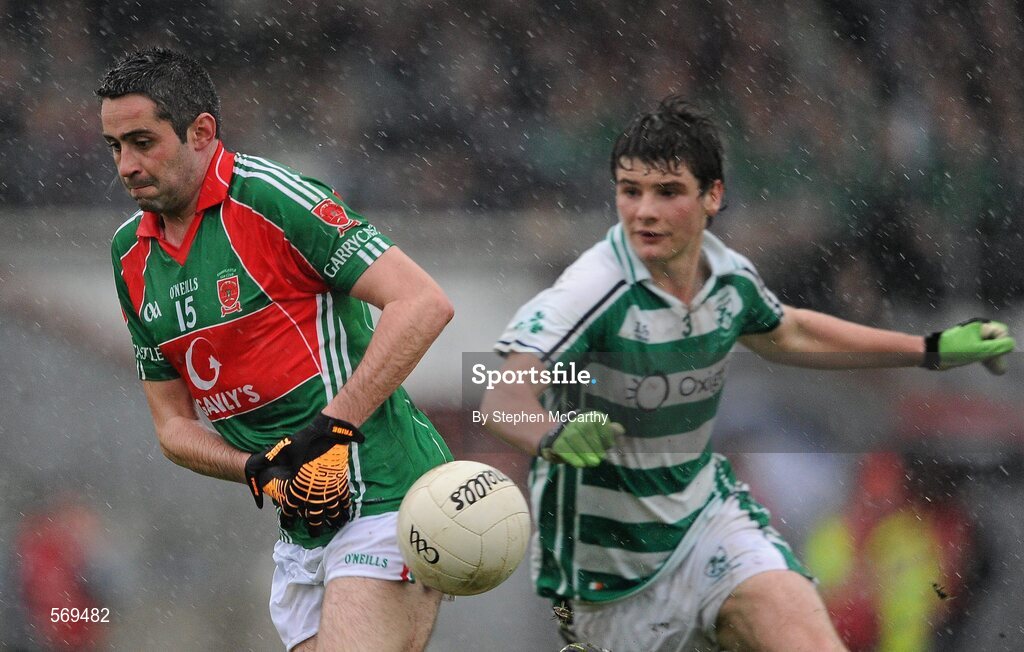 23 October 2011; James Duignan, Garrycastle, in action against David Gavin, Mullingar Shamrocks. Westmeath County Senior Football Championship Final, Garrycastle v Mullingar Shamrocks, Cusack Park, Mullingar, Co. Westmeath. Picture credit: Stephen McCarthy / SPORTSFILE