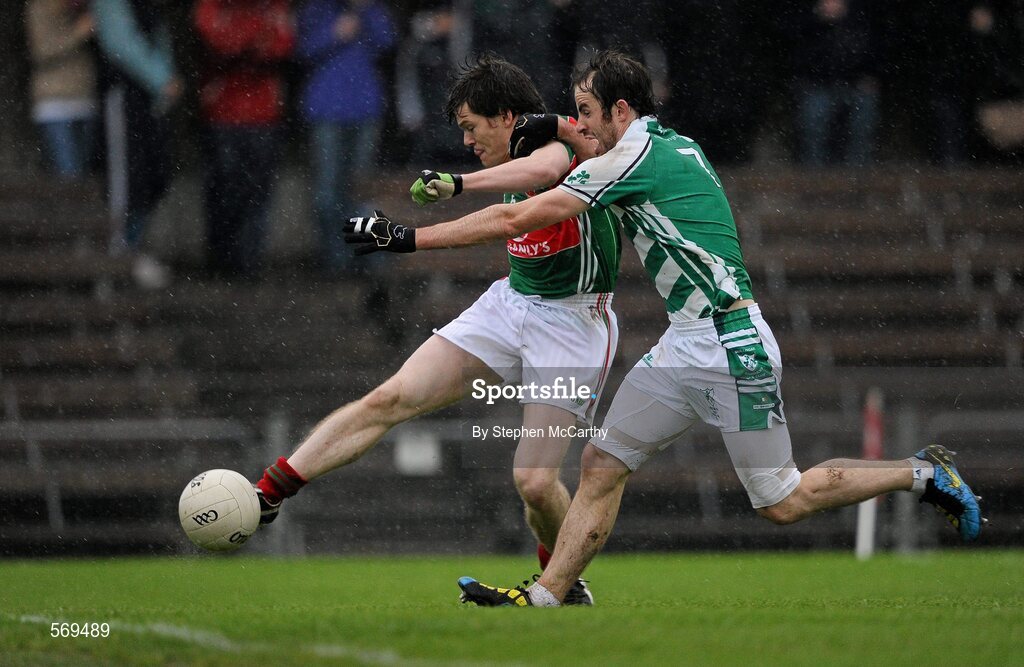23 October 2011; Karl Henson, Garrycastle, in action against Aonghus Smyth, Mullingar Shamrocks. Westmeath County Senior Football Championship Final, Garrycastle v Mullingar Shamrocks, Cusack Park, Mullingar, Co. Westmeath. Picture credit: Stephen McCarthy / SPORTSFILE