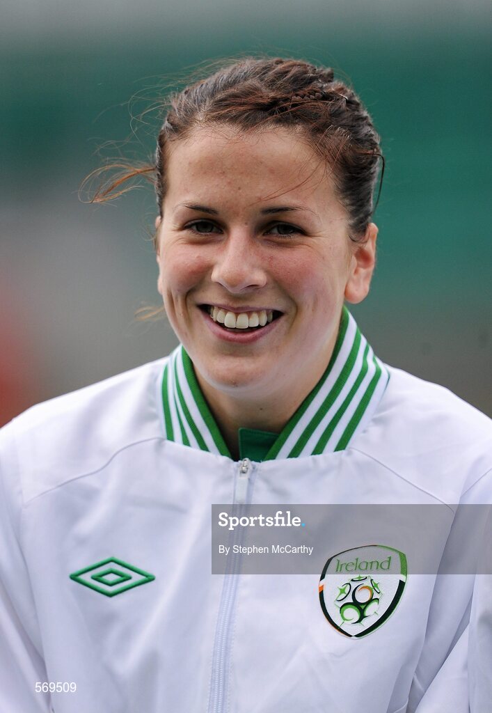 22 October 2011; Niamh Fahey, Republic of Ireland. UEFA Women's Euro 2013 Qualifier, Republic of Ireland v Israel, Tallaght Stadium, Tallaght, Dublin. Picture credit: Stephen McCarthy / SPORTSFILE