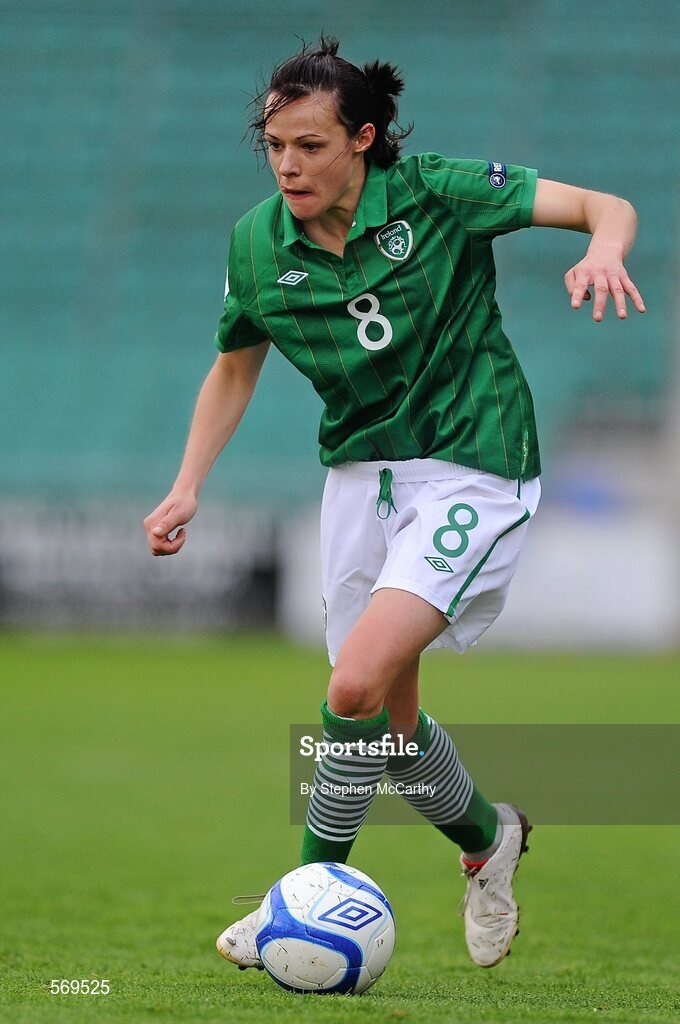 22 October 2011; Áine O'Gorman, Republic of Ireland. UEFA Women's Euro 2013 Qualifier, Republic of Ireland v Israel, Tallaght Stadium, Tallaght, Dublin. Picture credit: Stephen McCarthy / SPORTSFILE
