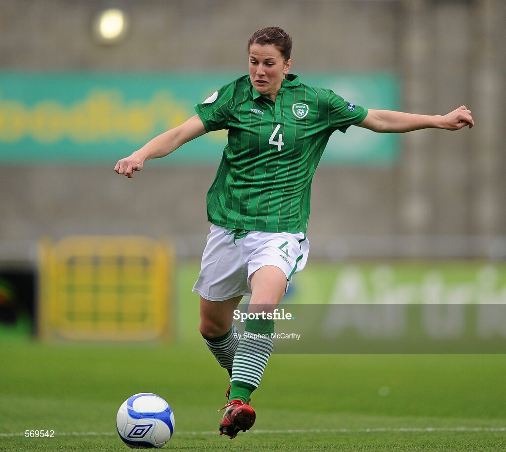 22 October 2011; Niamh Fahey, Republic of Ireland. UEFA Women's Euro 2013 Qualifier, Republic of Ireland v Israel, Tallaght Stadium, Tallaght, Dublin. Picture credit: Stephen McCarthy / SPORTSFILE