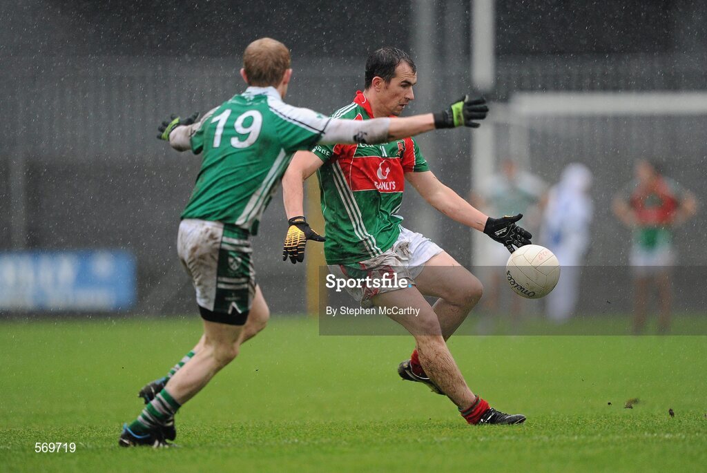 23 October 2011; Dessie Dolan, Garrycastle, in action against David Miller, Mullingar Shamrocks. Westmeath County Senior Football Championship Final, Garrycastle v Mullingar Shamrocks, Cusack Park, Mullingar, Co. Westmeath. Picture credit: Stephen McCarthy / SPORTSFILE