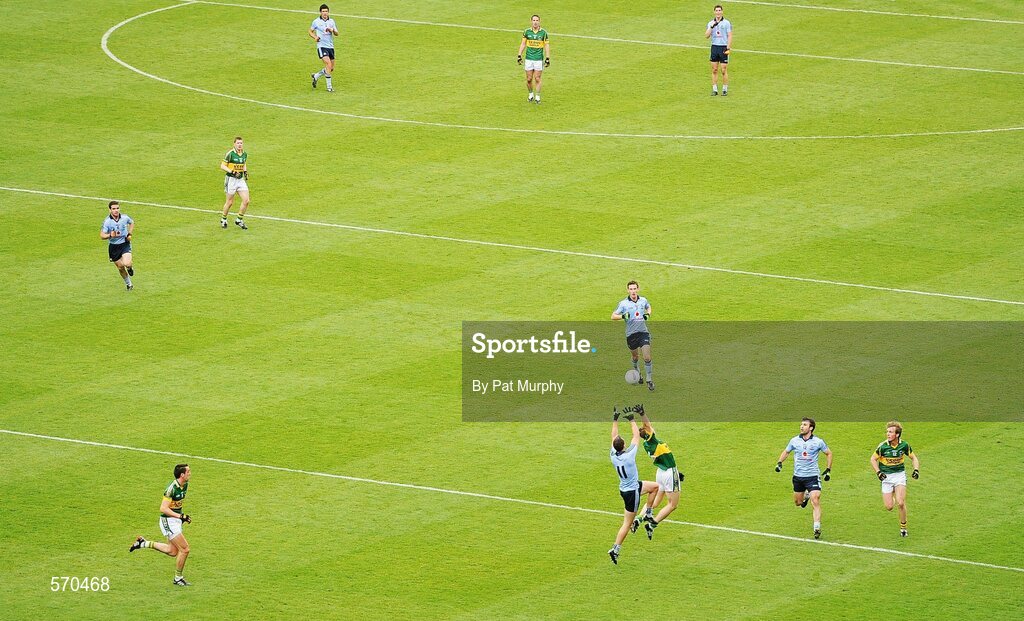 18 September 2011; Action from the GAA Football All-Ireland Senior Championship Final, Kerry v Dublin, Croke Park, Dublin. Picture credit: Pat Murphy / SPORTSFILE