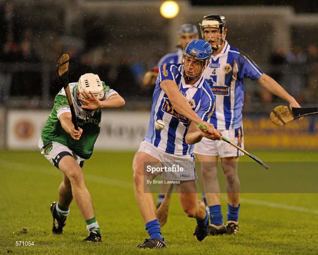 30 October 2011; Dean Curran, Ballyboden St Enda's, in action against Conor Carton, O'Toole's. Dublin County Senior Huling Championship Final, Ballyboden St Enda's v O'Toole's, Parnell Park, Dublin. Picture credit: Conor O Beolain / SPORTSFILE