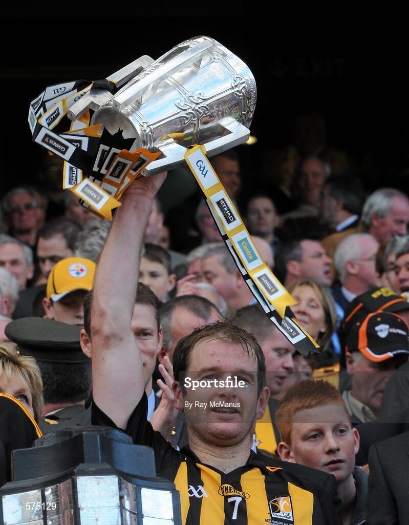 4 September 2011; JJ Delaney, Kilkenny, lifts the Liam MacCarthy Cup. GAA Hurling All-Ireland Senior Championship Final, Kilkenny v Tipperary, Croke Park, Dublin. Picture credit: Ray McManus / SPORTSFILE