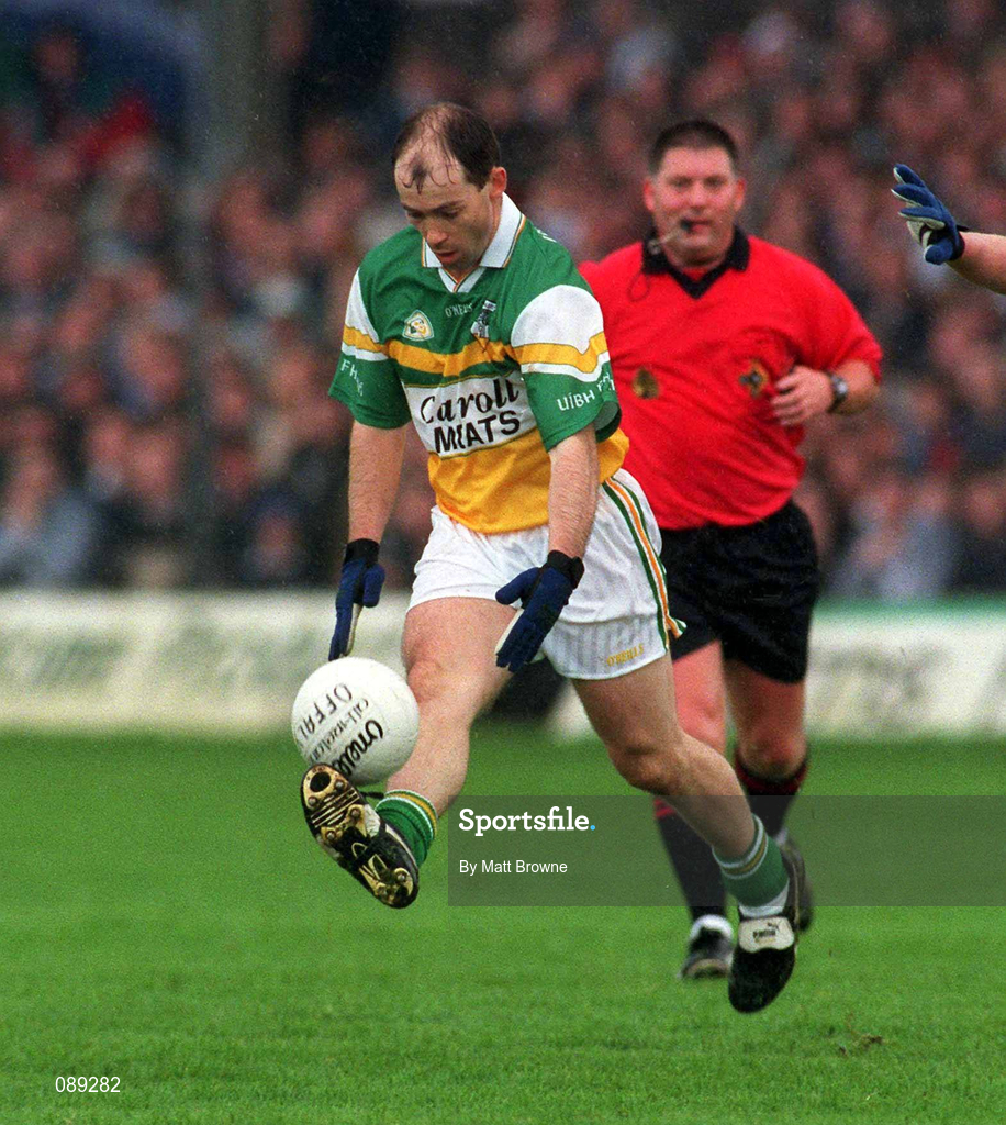 26 May 2002; Finbar Cullen of Offaly during the Bank of Ireland Leinster Senior Football Championship Quarter-Final match between Offaly and Laois at O'Connor Park in Tullamore, Offaly. Photo by Matt Browne/Sportsfile