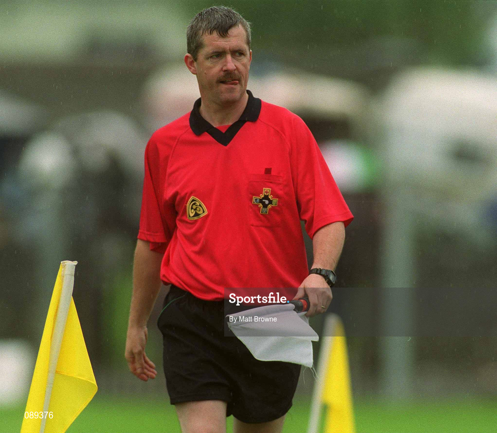26 May 2002; Linesmand Joe Kelly during the Guinness Leinster Senior Hurling Championship Quarter-Final match between Dublin and Meath at O'Connor Park in Tullamore, Offaly. Photo by Matt Browne/Sportsfile