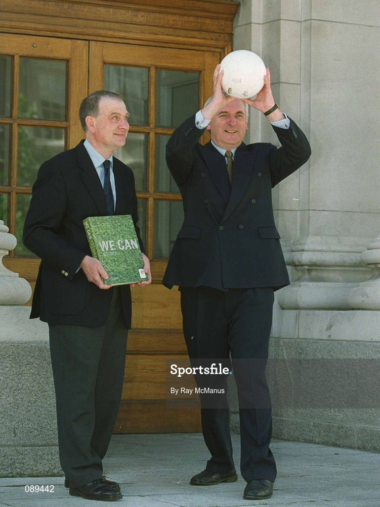 29 May 2002; An Taoiseach Bertie Ahern, T.D., right, and Bid Director John Henderson after signing the Scotland - Ireland UEFA Euro 2008 Bid at Government Buildings in Dublin. Photo by Ray McManus/Sportsfile