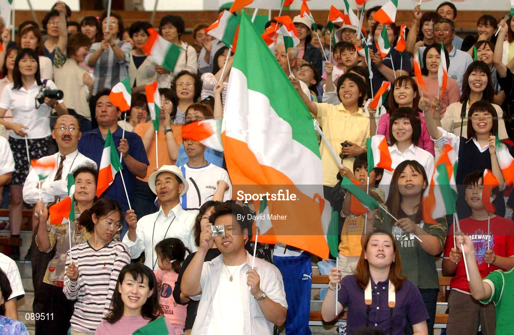 30 May 2002; Local supporters during a farewell ceremony for the Republic of Ireland squad at Izumo Sports Park in Izumo, Japan, ahead of their first FIFA World Cup 2002 Group E match against Cameroon. Photo by David Maher/Sportsfile