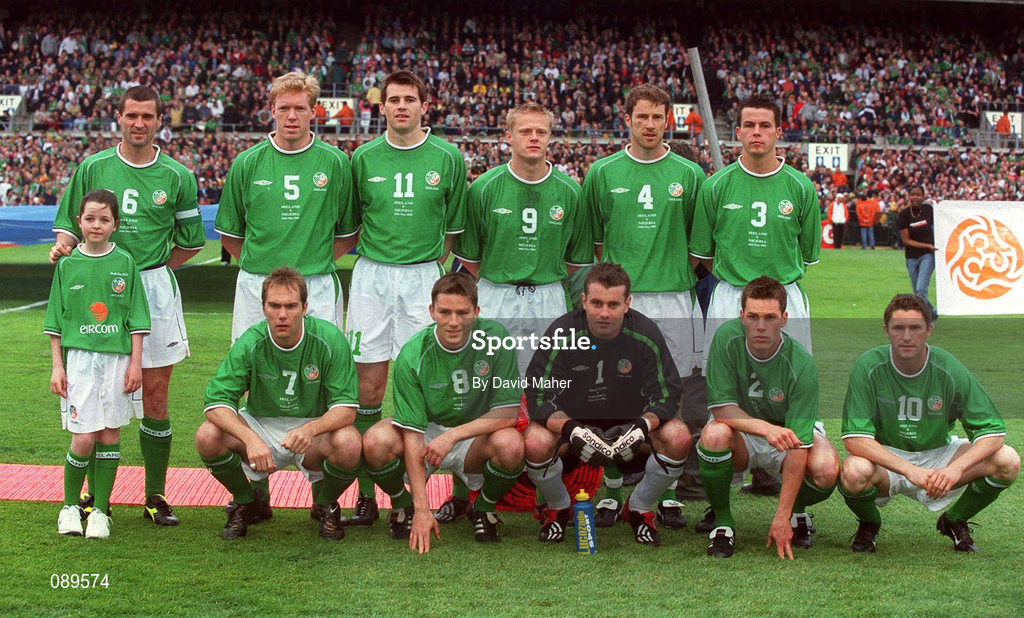 16 May 2002; The Republic of Ireland team, back row, from left, Roy Keane, Steve Staunton, Kevin Kilbane, Damien Duff, Kenny Cunningham and Ian Harte, front row, fron left, Jason McAteer, Matt Holland, Shay Given, Steve Finnan and Robbie Keane, prior to the International Friendly match between Republic of Ireland and Nigeria at Lansdowne Road in Dublin. Photo by David Maher/Sportsfile