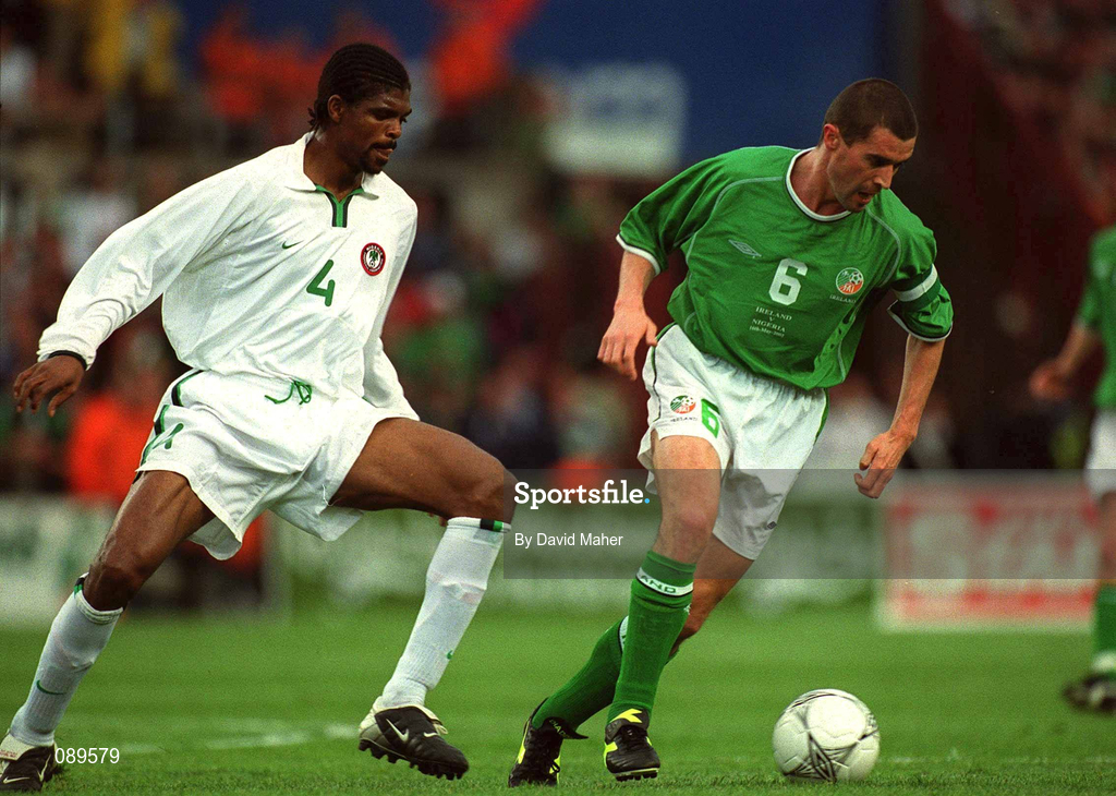 16 May 2002; Roy Keane of Republic of Ireland in action against Nwankwo Kanu of Nigeria during the International Friendly match between Republic of Ireland and Nigeria at Lansdowne Road in Dublin. Photo by David Maher/Sportsfile