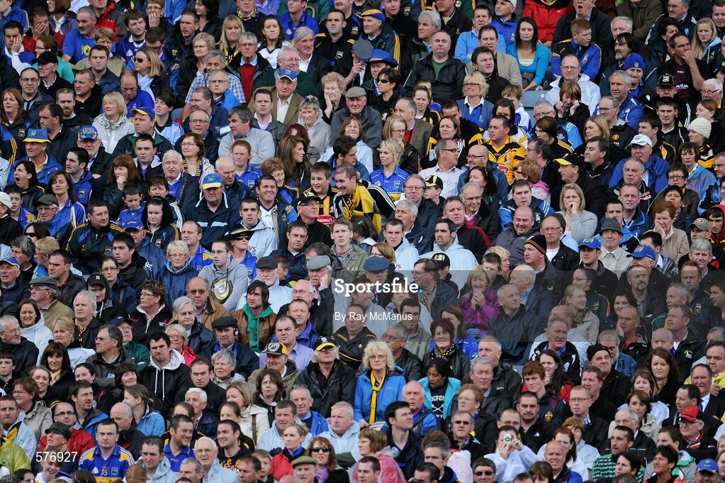 4 September 2011; Tipperary and Kilkenny supporters watch the game. GAA Hurling All-Ireland Senior Championship Final, Kilkenny v Tipperary, Croke Park, Dublin. Picture credit: Ray McManus / SPORTSFILE