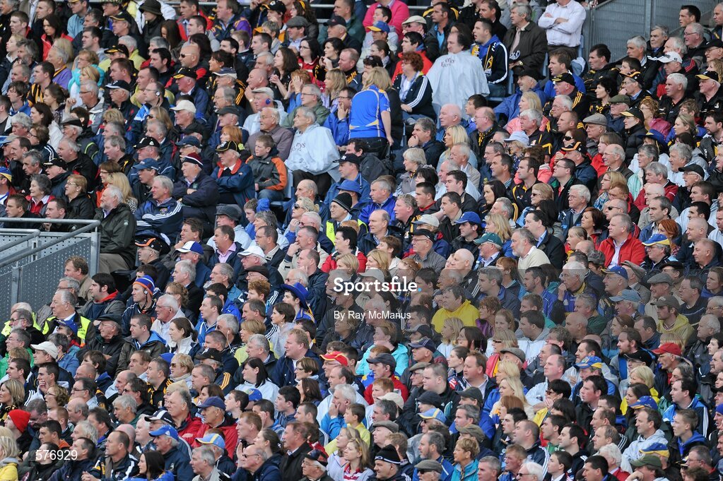 4 September 2011; Tipperary and Kilkenny supporters watch the game. GAA Hurling All-Ireland Senior Championship Final, Kilkenny v Tipperary, Croke Park, Dublin. Picture credit: Ray McManus / SPORTSFILE