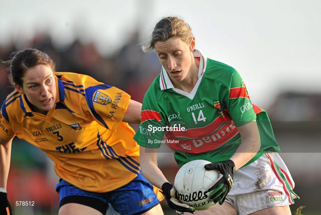 27 November 2011; Cora Staunton, Carnacon, in action against Lorraine O'Sullivan, Na Fianna. Tesco All-Ireland Senior Ladies Football Club Championship Final, Carnacon v Na Fianna, Ballymahon, Co. Longford. Picture credit: David Maher / SPORTSFILE