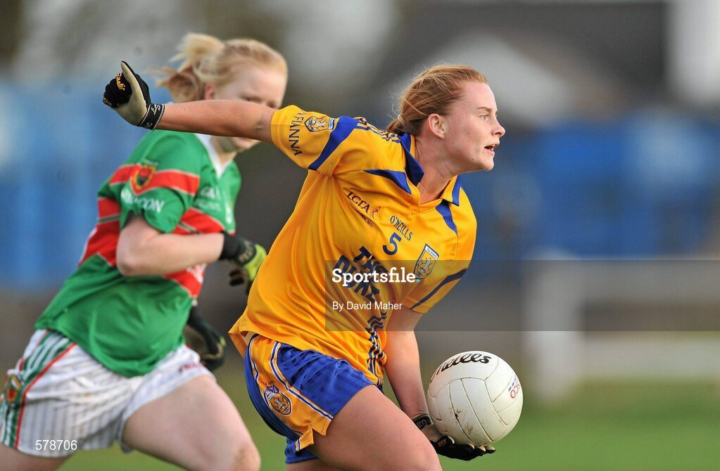 27 November 2011; Arlene Cushen, Na Fianna. Tesco All-Ireland Senior Ladies Football Club Championship Final, Carnacon v Na Fianna, Ballymahon, Co. Longford. Picture credit: David Maher / SPORTSFILE