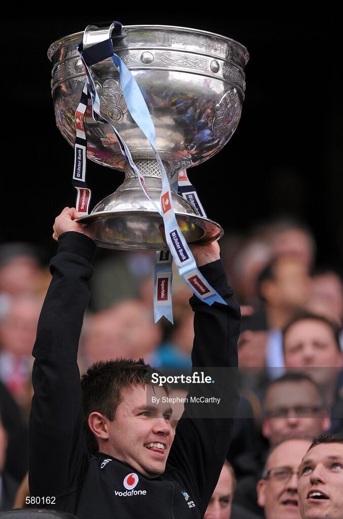 18 September 2011; Darragh Nelson, Dublin, lifts The Sam Maguire Cup. GAA Football All-Ireland Senior Championship Final, Kerry v Dublin, Croke Park, Dublin. Picture credit: Stephen McCarthy / SPORTSFILE