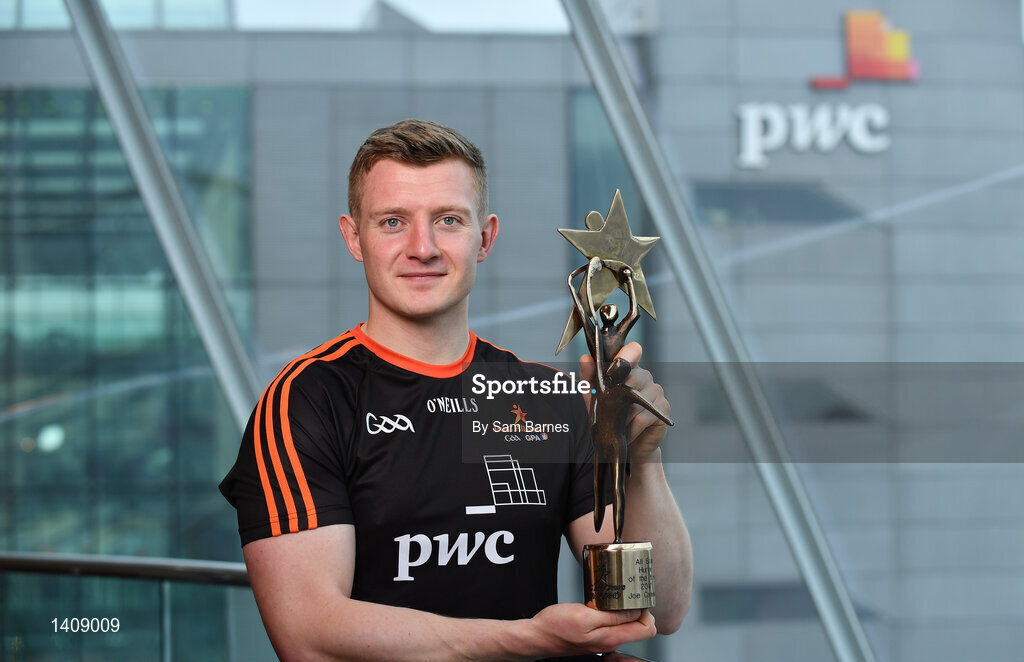 3 November 2017; Galway Hurler Joe Canning with his PwC GAA/GPA Hurler of the Year Award at the PwC All Stars 2017 at the Convention Centre in Dublin. Photo by Sam Barnes/Sportsfile