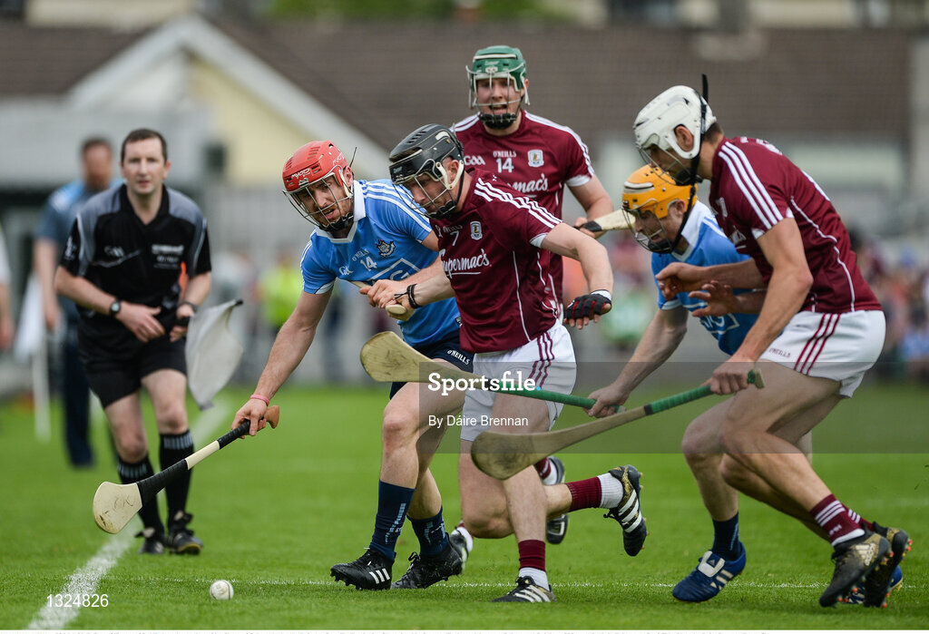28 May 2017; Ryan O'Dwyer of Dublin in action against Aidan Harte of Galway during the Leinster GAA Hurling Senior Championship Quarter-Final match between Galway and Dublin at O'Connor Park, in Tullamore, Co. Offaly. Photo by Daire Brennan/Sportsfile