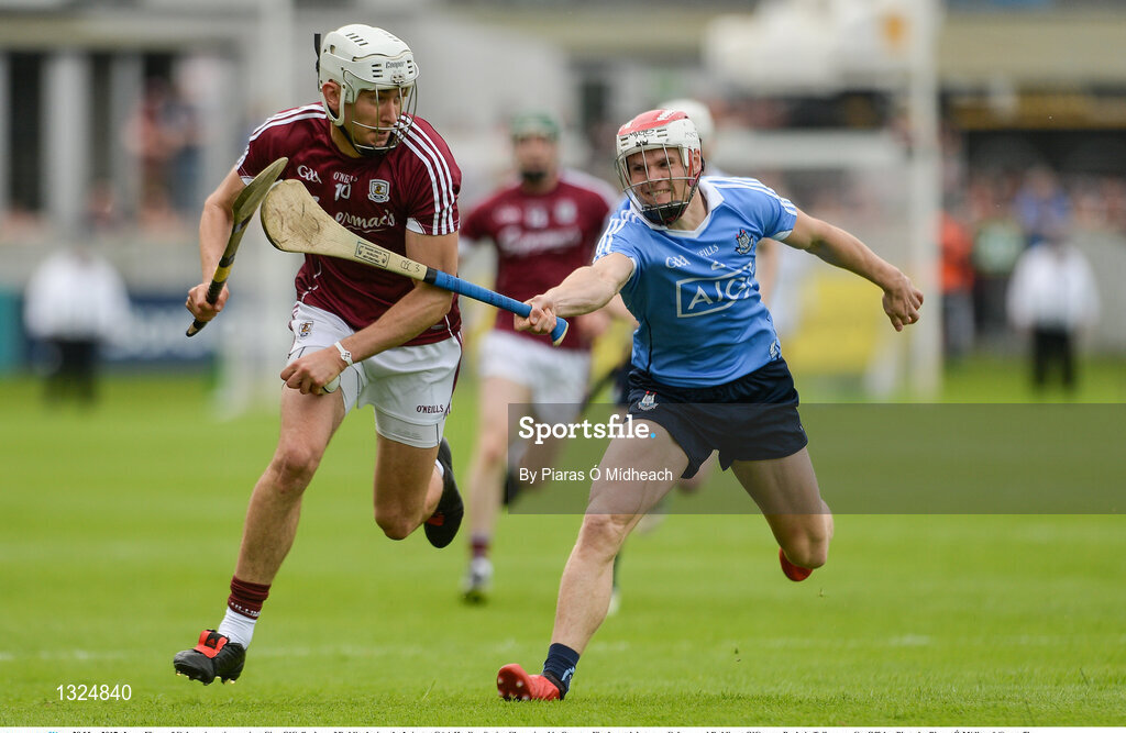 28 May 2017; Jason Flynn of Galway in action against Cian O'Callaghan of Dublin during the Leinster GAA Hurling Senior Championship Quarter-Final match between Galway and Dublin at O'Connor Park, in Tullamore, Co. Offaly.  Photo by Piaras Ó Mídheach/Sportsfile