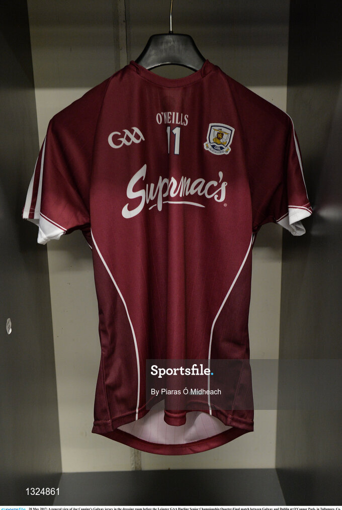 28 May 2017; A general view of Joe Canning's Galway jersey in the dressing room before the Leinster GAA Hurling Senior Championship Quarter-Final match between Galway and Dublin at O'Connor Park, in Tullamore, Co. Offaly.  Photo by Piaras Ó Mídheach/Sportsfile