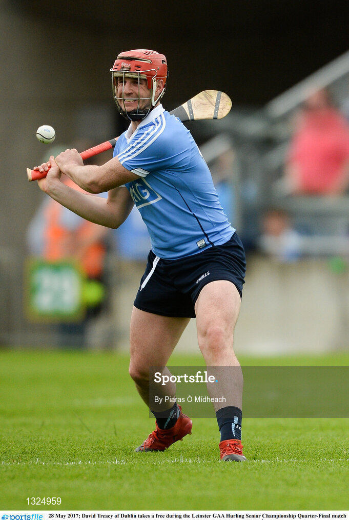 28 May 2017; David Treacy of Dublin takes a free during the Leinster GAA Hurling Senior Championship Quarter-Final match between Galway and Dublin at O'Connor Park, in Tullamore, Co. Offaly.  Photo by Piaras Ó Mídheach/Sportsfile