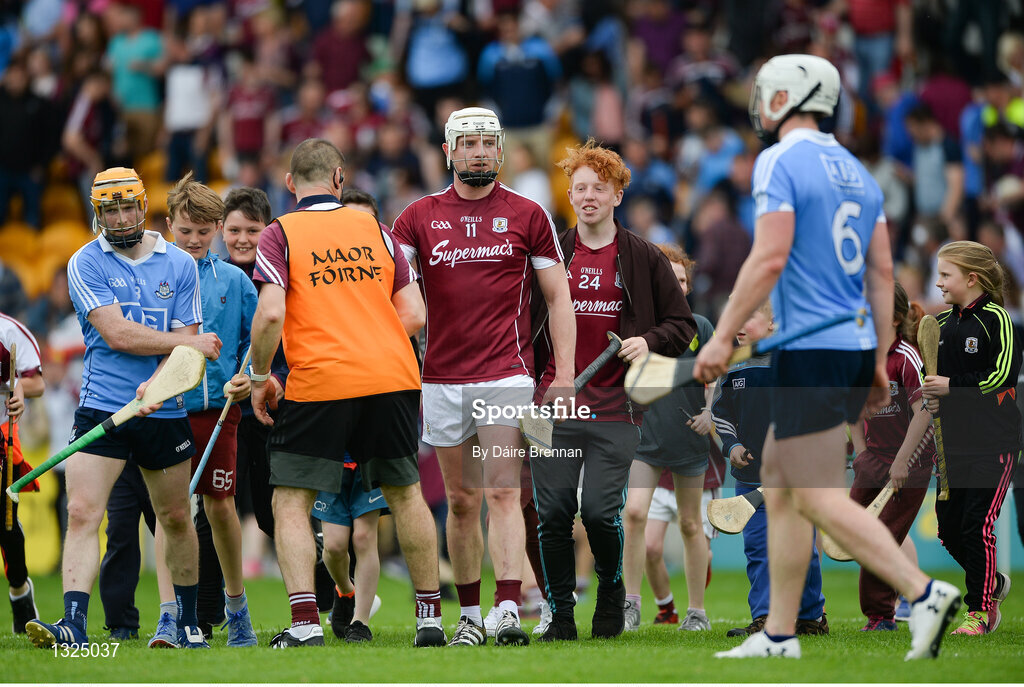 28 May 2017; Young supporters make their way towards Joe Canning of Galway after the Leinster GAA Hurling Senior Championship Quarter-Final match between Galway and Dublin at O'Connor Park, in Tullamore, Co. Offaly. Photo by Daire Brennan/Sportsfile