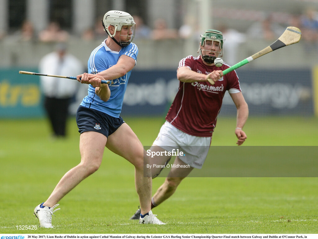 28 May 2017; Liam Rushe of Dublin in action against Cathal Mannion of Galway during the Leinster GAA Hurling Senior Championship Quarter-Final match between Galway and Dublin at O'Connor Park, in Tullamore, Co. Offaly.  Photo by Piaras Ó Mídheach/Sportsfile