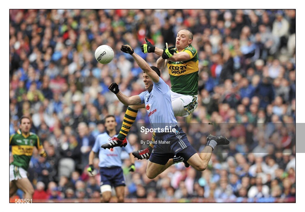 18 September 2011; Kieran Donaghy, Kerry, in action against Rory O'Carroll, Dublin. GAA Football All-Ireland Senior Championship Final, Kerry v Dublin, Croke Park, Dublin. Picture credit: David Maher / SPORTSFILE
