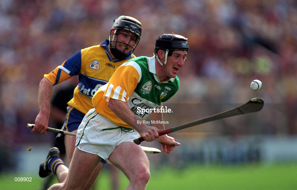 22 August 1998; Brian Whelahan of Offaly in action against Seánie McMahon of Clare during the Guinness All-Ireland Hurling All-Ireland Senior Championship Semi-Final Replay match between Clare and Offaly at Croke Park in Dublin. Photo by Ray McManus/Sportsfile