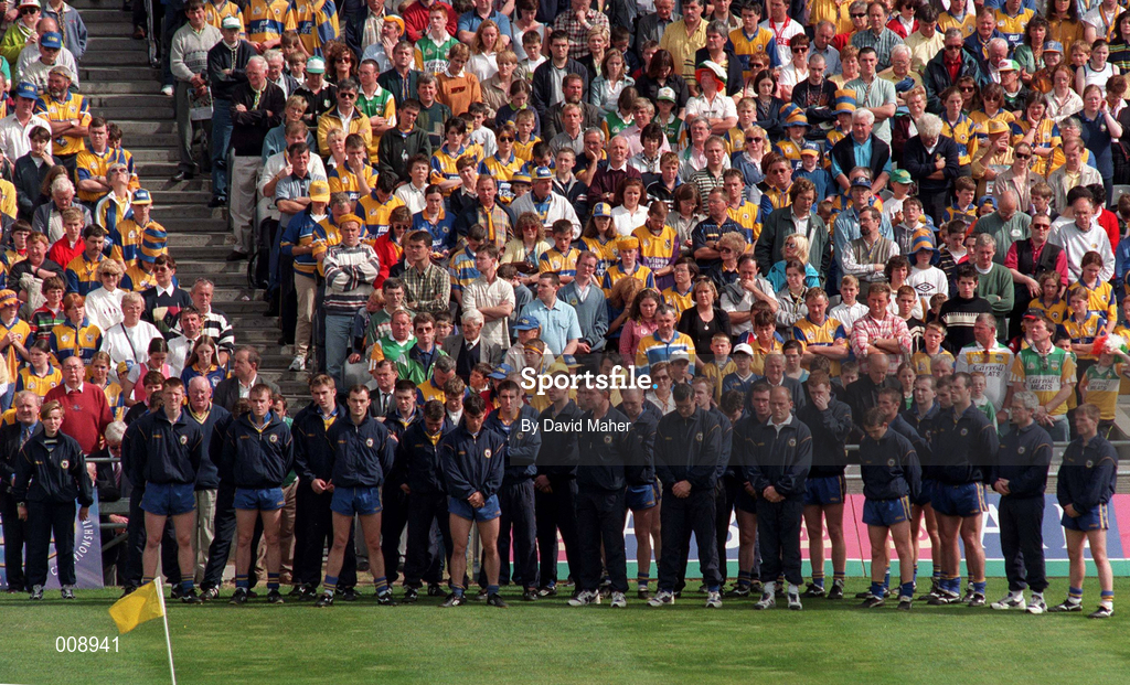 22 August 1998; The Clare Squad stand in respect as the Multi Demominational Service in memory of the Omagh Bombing before the Guinness All-Ireland Hurling All-Ireland Senior Championship Semi-Final Replay match between Clare and Offaly at Croke Park in Dublin. Photo by David Maher/Sportsfile