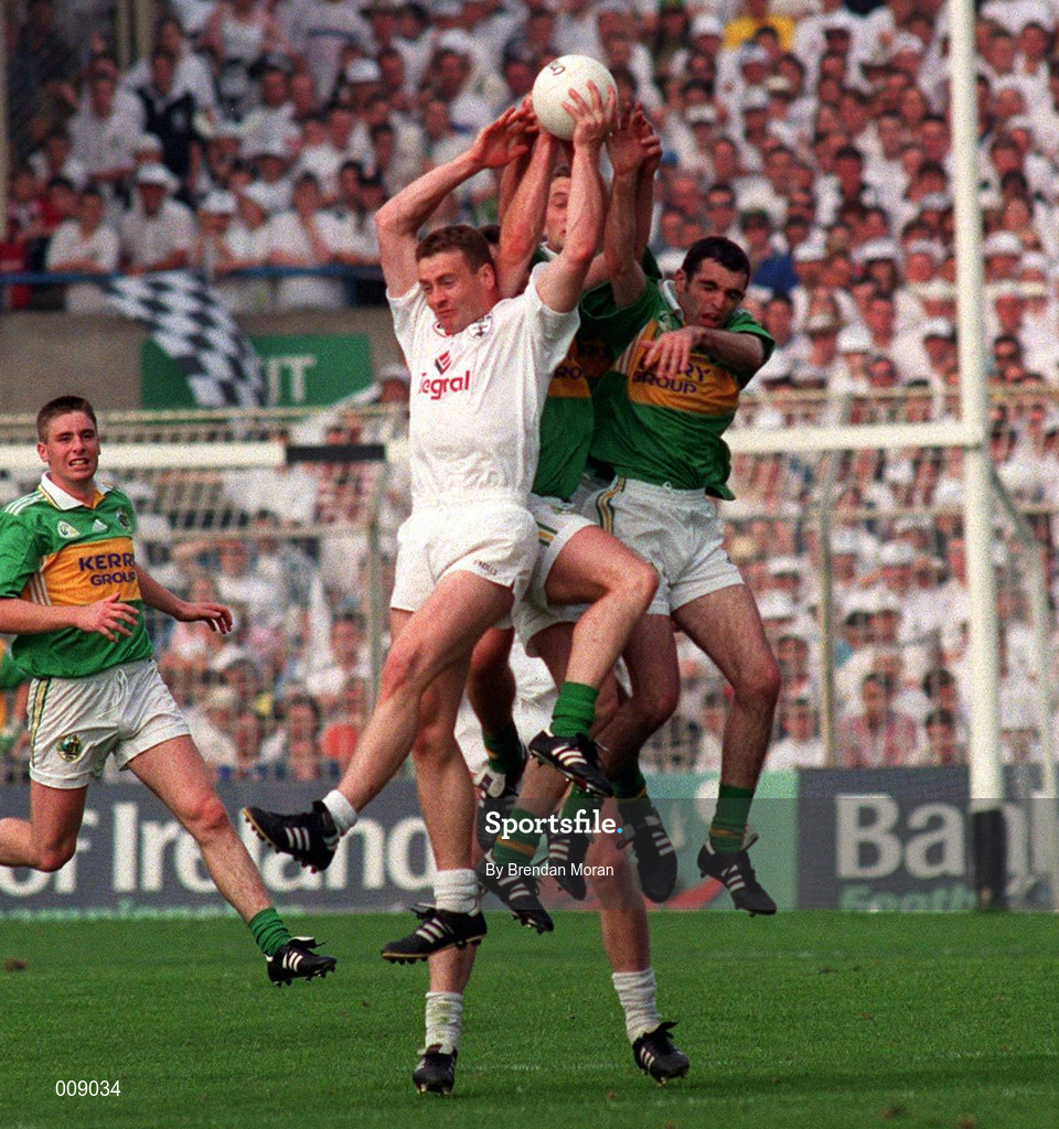30 August 1998; John Finn of Kildare in action against Barry O'Shea of Kerry during the Bank of Ireland All-Ireland Senior Football Championship Semi-Final match between Kerry and Kildare at Croke Park in Dublin. Photo by Brendan Moran/Sportsfile