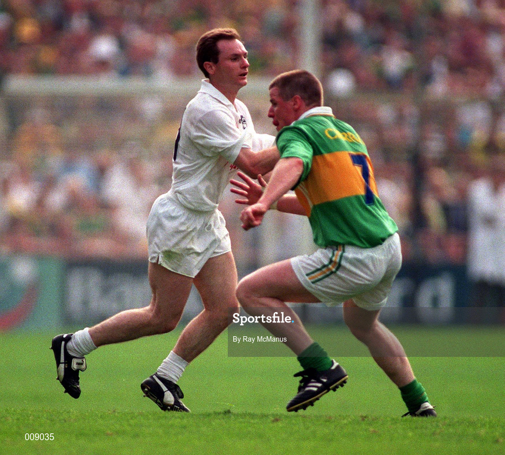 30 August 1998; Declan Kerrigan of Kildare in action against Eamonn Breen of Kerry during the Bank of Ireland All-Ireland Senior Football Championship Semi-Final match between Kerry and Kildare at Croke Park in Dublin. Photo by Ray McManus/Sportsfile