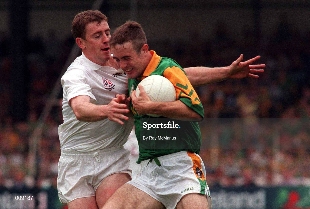 2 August 1998; Stephen Dillon of Meath in action against John Finn of Kildare during the Bank of Ireland Leinster Senior Football Championship Final match between Kildare and Meath at Croke Park in Dublin. Photo by Ray McManus/Sportsfile