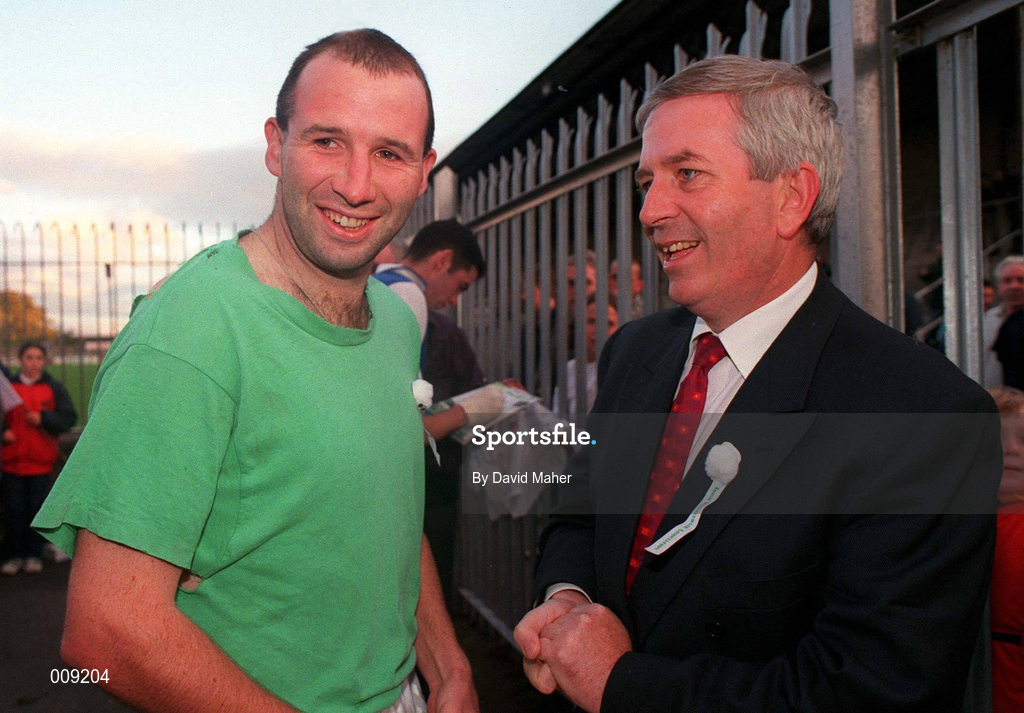 15 September 1998; Team captain Glenn Ryan with Minister for Finance Charlie McCreevey TD at a Kildare senior football squad training session at St Conleth's Park in Newbridge, Kildare. Photo by David Maher/Sportsfile