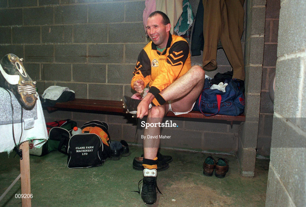 15 September 1998; Team captain Glenn Ryan in the dressing room before a Kildare senior football squad training session at St Conleth's Park in Newbridge, Kildare. Photo by David Maher/Sportsfile