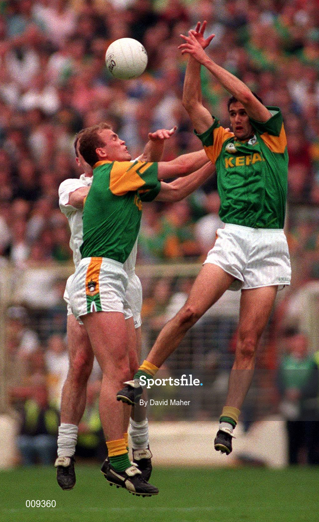 2 August 1998; John McDermott and Nigel Nestor, right, of Meath in action against Willie McCreery of Kildare during the Bank of Ireland Leinster Senior Football Championship Final match between Kildare and Meath at Croke Park in Dublin. Photo by David Maher/Sportsfile
