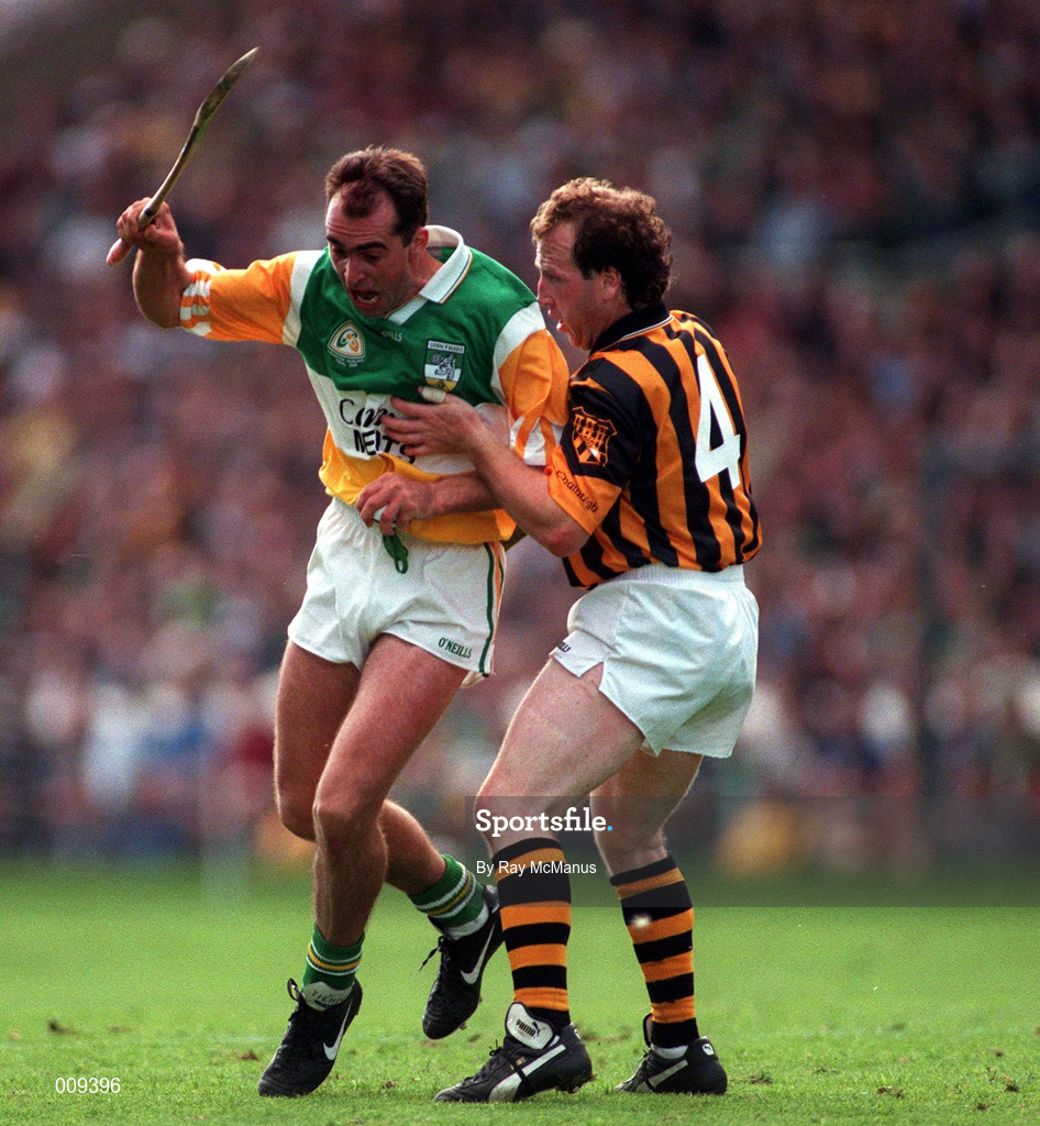 13 September 1998; Johnny Dooley of Offaly in action against Willie O'Connor of Kilkenny during the Guinness All-Ireland Senior Hurling Championship Final match between Kilkenny and Offaly at Croke Park in Dublin. Photo by Ray McManus/Sportsfile