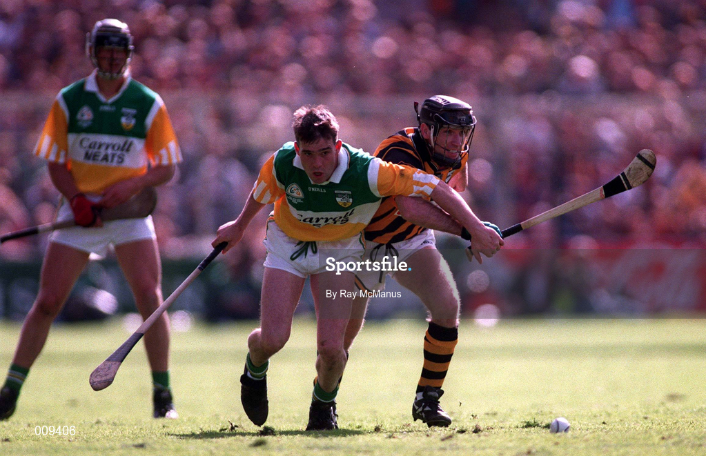 13 September 1998; Johnny Pilkington of Offaly in action against DJ Carey of Kilkenny during the Guinness All-Ireland Senior Hurling Championship Final match between Kilkenny and Offaly at Croke Park in Dublin. Photo by Ray McManus/Sportsfile