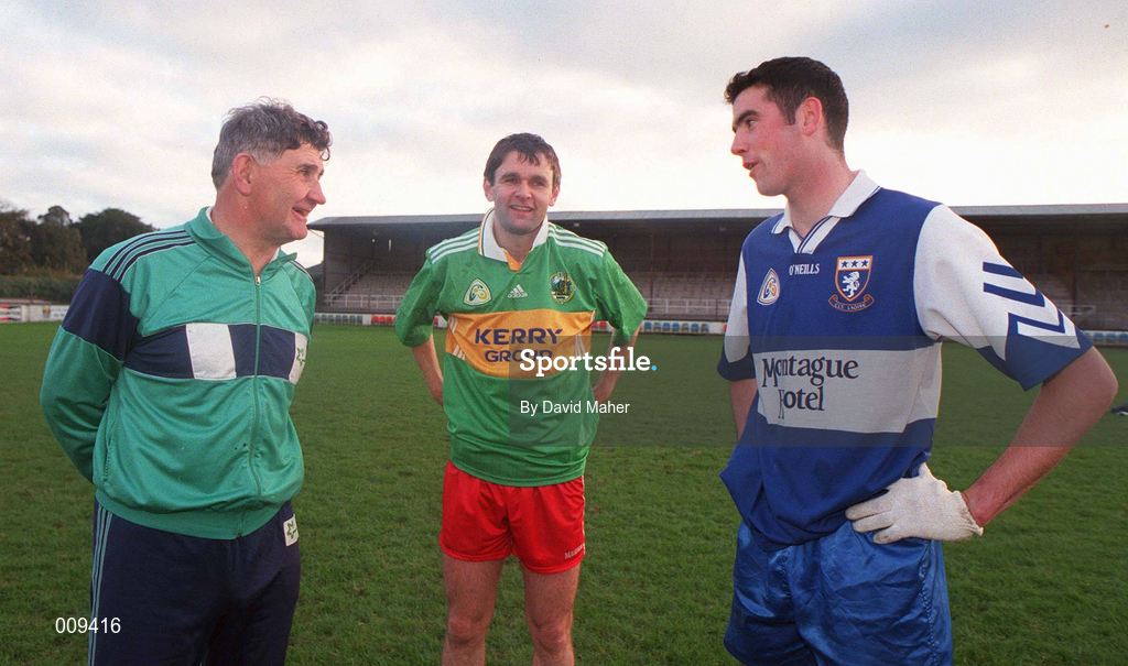 15 September 1998; Kildare manager Mick O'Dwyer with Kildare footballers Dermot Earley, right, and his son Karl at a Kildare senior football squad training session at St Conleth's Park in Newbridge, Kildare. Photo by David Maher/Sportsfile