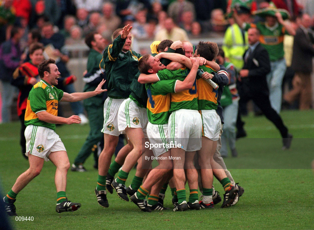 28 September 1997; Kerry players celebrate after the final whistle after the Bank of Ireland All-Ireland Senior Football Championship Final match between Kerry and Mayo at Croke Park in Dublin. Photo by Brendan Moran/Sportsfile