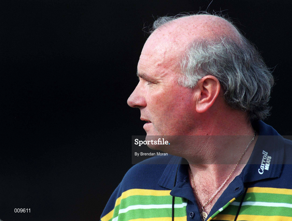 29 August 1998; Offaly manager Michael Bond during the Guinness All-Ireland Senior Hurling Championship Semi-Final Refixture match between Clare and Offaly at Semple Stadium in Thurles, Tipperary. Photo by Ray McManus/Sportsfile