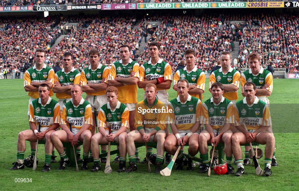 13 September 1998; The Offaly team The Offaly team, back row; from left, Kevin Martin, Johnny Pilkington, Michael Duignan, Kevin Kinahan, Gary Hanniffy, Hubert Rigney, Joe Errity, and Brian Whelahan. Front row; Billy Dooley, John Troy, Simon Whelahan, Stephen Byrne, Joe Dooley, Martin Hanamy, and Johnny Dooley before the Guinness All-Ireland Senior Hurling Championship Final match between Kilkenny and Offaly at Croke Park in Dublin. Photo by Brendan Moran/Sportsfile