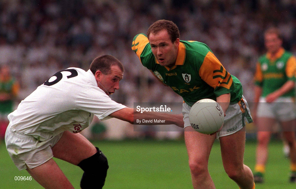 2 August 1998; Ollie Murphy of Meath in action against Glenn Ryan of Kildare during the Bank of Ireland Leinster Senior Football Championship Final match between Kildare and Meath at Croke Park in Dublin. Photo by David Maher/Sportsfile