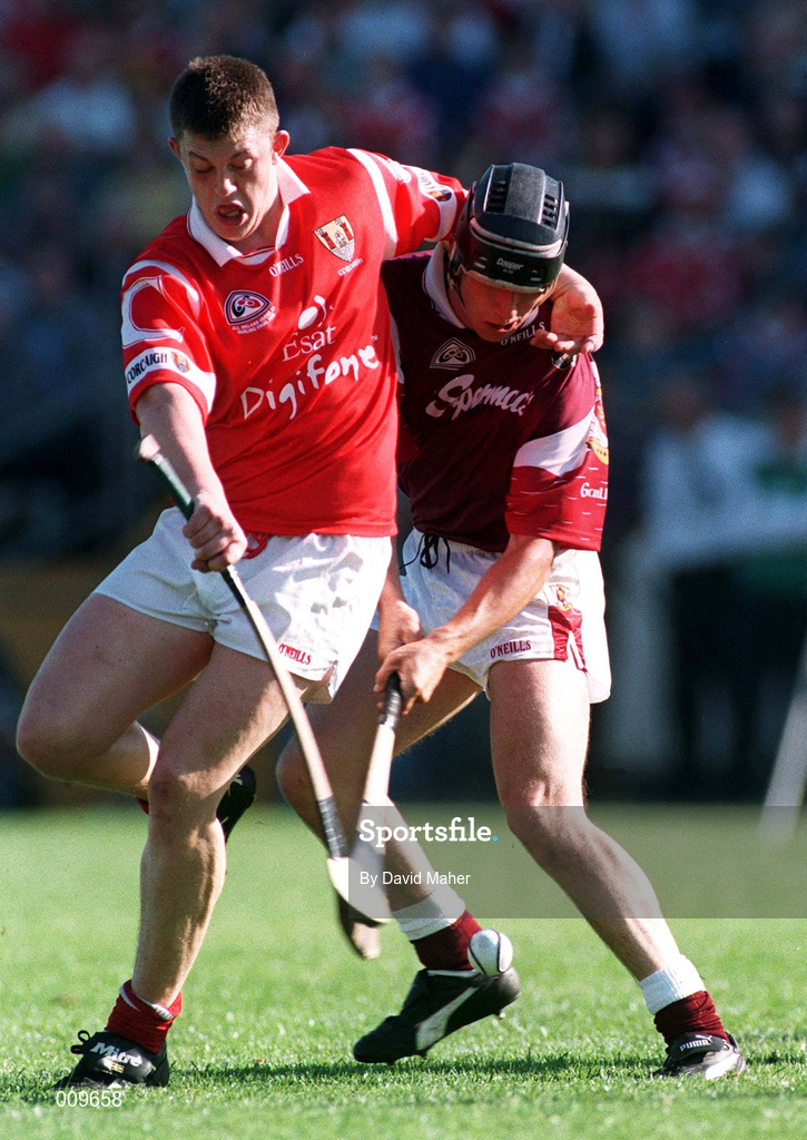 20 September 1998; Seán O'Farrell of Cork in action against Padraic Walshe of Galway during the All-Ireland U21 Hurling Championship Final match between Cork and Galway at Semple Stadium in Thurles, Tipperary. Photo by David Maher/Sportsfile