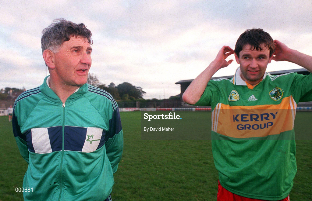 15 September 1998; Kildare manager Mick O'Dwyer with his son, and Kildare footballer, Karl at a Kildare senior football squad training session at St Conleth's Park in Newbridge, Kildare. Photo by David Maher/Sportsfile