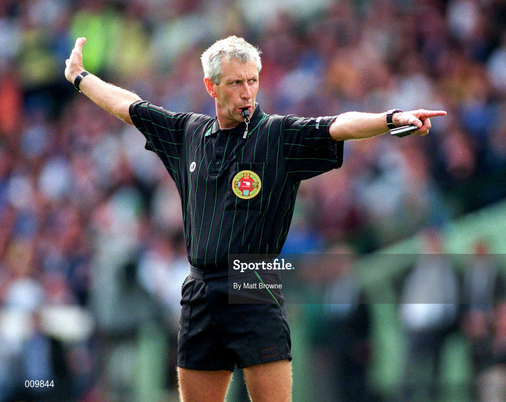 16 August 1998; Referee Pat O'Connor during the Guinness All-Ireland Senior Hurling Championship Semi-Final match between Kilkenny and Waterford at Croke Park in Dublin. Photo by Matt Browne/SPORTSFILE
