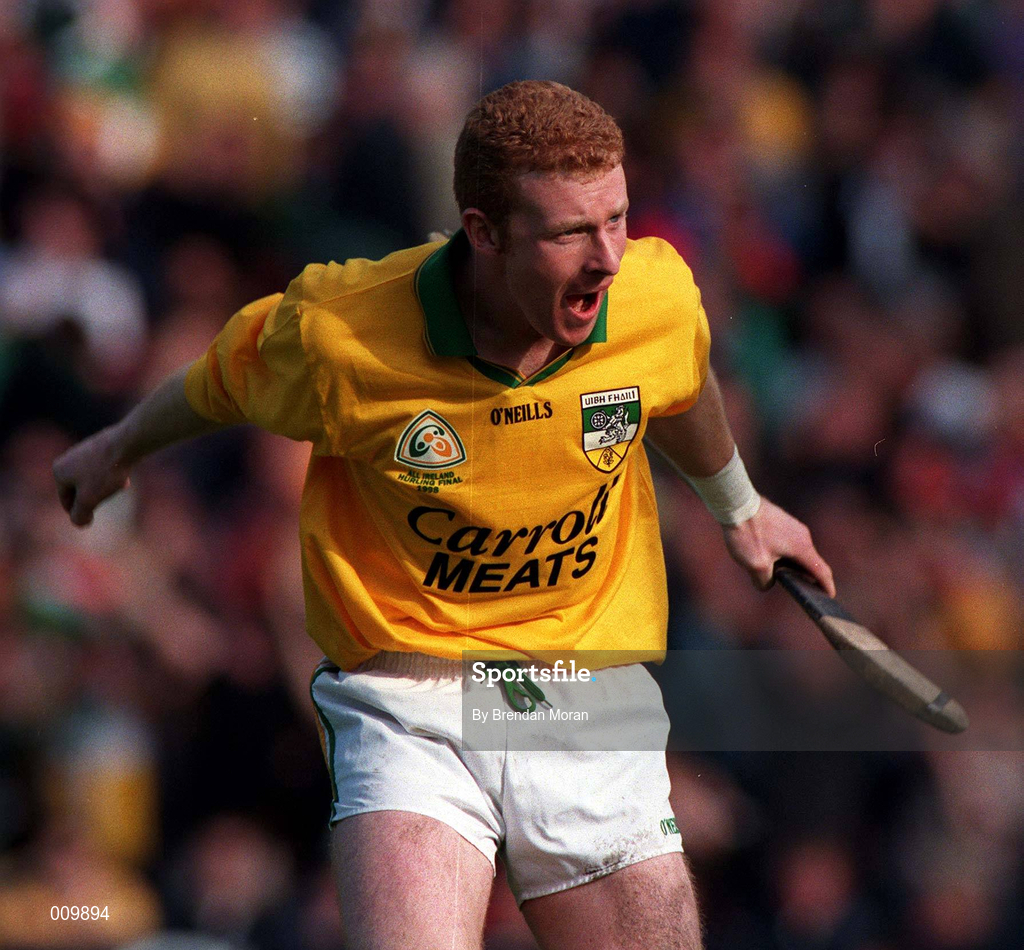 13 September 1998; Offaly goalkeeper Stephen Byrne celebrates his side's second goal, scored by team-mate Brian Whelahan during the Guinness All-Ireland Senior Hurling Championship Final match between Kilkenny and Offaly at Croke Park in Dublin. Photo by Brendan Moran/Sportsfile